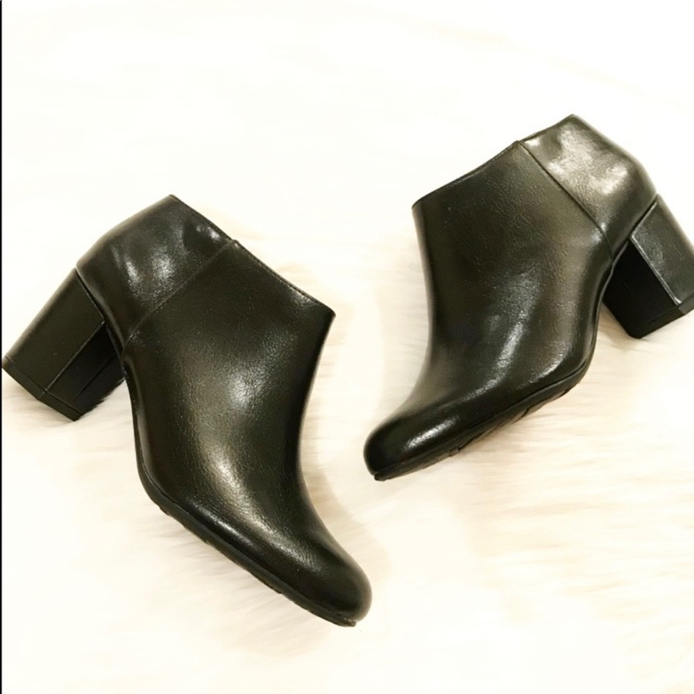 Life Stride Black Boots